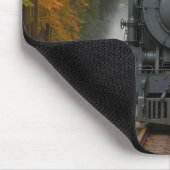 Dampflokomotive im Herbstwald Mousepad (Ecke)