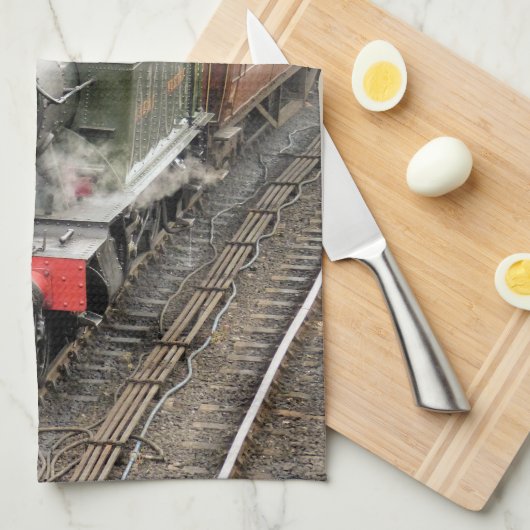 DAMPFZÜGE HANDTUCH (Viertel Falte)