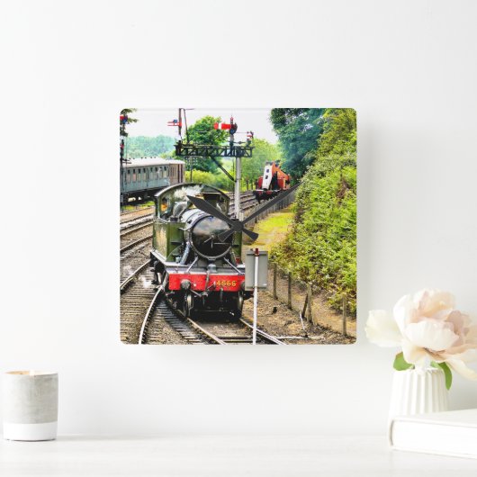 DAMTRAG QUADRATISCHE WANDUHR (Zuhause)