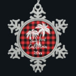 Dana Point California Beach Palm Tree Red Kariert Schneeflocken Zinn-Ornament<br><div class="desc">Dana Point California Beach Palm Tree Kariertes Ornament</div>