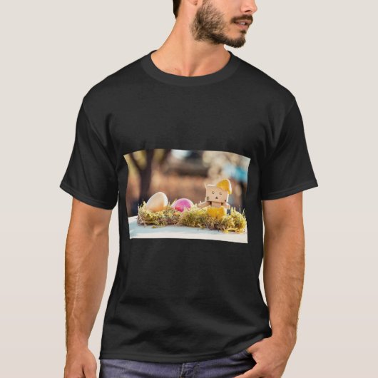 Danbo mit Easter Egg Vibes T-Shirt (Vorderseite)