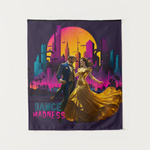 Dance Madness Couple in den Straßen von Neon City Wandteppich