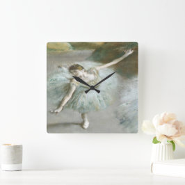Dancer in Green von Edgar Degas Quadratische Wanduhr