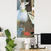 Dancer in ihrem Dressing Room von Edgar Degas Poster (Heimbüro)