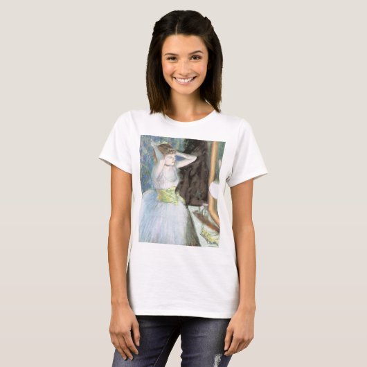 Dancer in ihrem Dressing Room von Edgar Degas T-Shirt (Vorne ganz)
