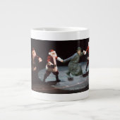 Dancin' Santas & Chassid Jumbo-Tasse (Vorderseite)
