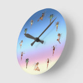 Dancing Fairies Runde Wanduhr (Winkel)