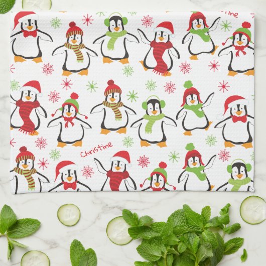 Dancing Penguins Red and Green Pattern Christmas Geschirrtuch (Gefaltet)