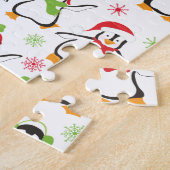 Dancing Penguins Red and Green Pattern Christmas Puzzle (Seite)