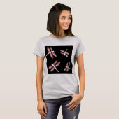 Dancing Pink Dragonfly Bugs T-Shirt (Vorne ganz)