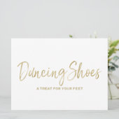 "Dancing Shoes" Stilvolles Goldenes Hochzeitszeich Einladung (Stehend Vorderseite)