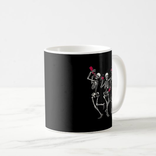 Dancing Skeletons Drinking Wine Lover Funny Hallow Kaffeetasse (VorderseiteRechts)