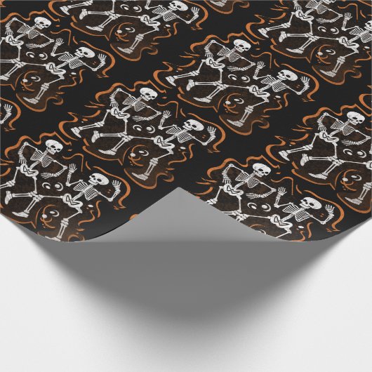 Dancing Skeletts Funny Halloween Party Geschenkpapier (Ecke)