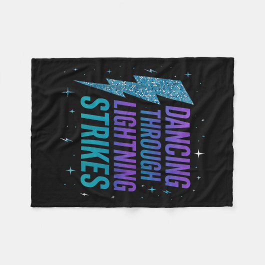 Dancing Through The Lightning Strike Dancer Motiva Fleecedecke (Vorderseite (Horizontal))