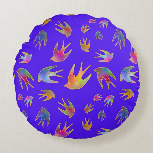 Dancing with the Wind on a Midnight Horizon Rundes Kissen (Vorderseite)