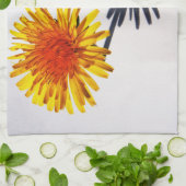 Dandelion und Shadow ktcna Geschirrtuch (Gefaltet)