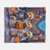 Dandie Dinmont Terrier Trick-or-Treating Halloween Fleecedecke (Vorderseite (Horizontal))