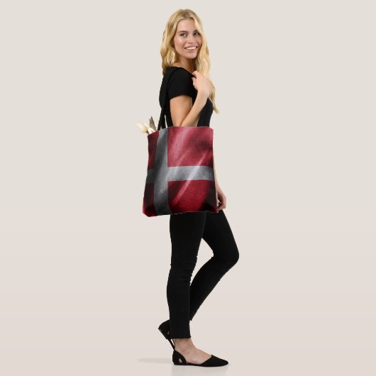Dänemark - Seidenflagge Tasche (Am Model)