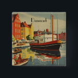 Dänemark Vintage Travel Poster kundenspezifisch Button<br><div class="desc">Dänisches Reiseplakat,  um Ihrer Zuhause ein nordisches Gefühl zu geben</div>