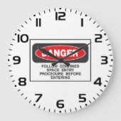 Danger Confined Space Entry Safety Warning Große Wanduhr (Vorderseite)
