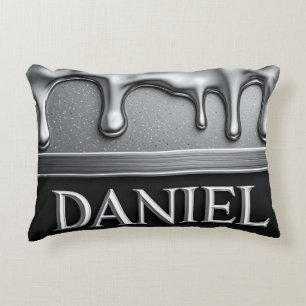 Daniel Name mit tröpfelndem flüssigem Metall  Dekokissen