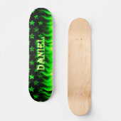Daniel Skateboard grünes Feuer und Flammen Design. (Vorderseite)