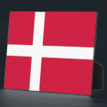 Dänische Flagge Fotoplatte<br><div class="desc">Fügen Sie Ihrem Platz eine Touch dänischen Stolzes hinzu mit unserer exklusiven Tafel mit der Flagge Dänemarks! Diese mit viel Liebe zum Detail gestaltete Plakette ist mehr als nur ein dekoratives Stück; sie ist eine Feier des dänischen Kulturerbes und des kulturellen Stolzes. Das lebendige Design zeigt die ikonische dänische Flagge...</div>