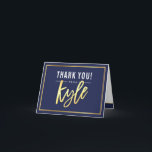 DANK IHNEN Bar mitzvah modernen Goldnamen KYLE Mar Dankeskarte<br><div class="desc">[ HINWEIS - DER GOLD-EFFEKT IST EIN DRUCKENDES BILD ] Ein modernes, einfaches Design für ein DANK YOU CARD Setup als Vorlage. Es ist einfach für Sie, Ihre eigenen Daten hinzuzufügen, oder auf die Schaltfläche Anpassen zu drücken und Sie können Text, Schriftart, Größen etc. TIPP: 1 hinzufügen oder ändern. Um...</div>