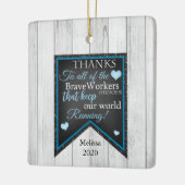 Dank unseren tapferen Mitarbeitern/Helden Personal Keramikornament (Links)