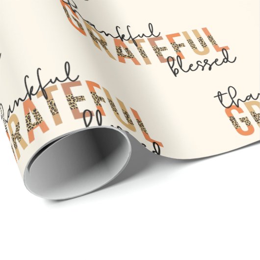 Dankbar, gesegnet Cheetah Print Typografy Geschenkpapier (Rolleneckpunkt)