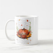 Dankbar, gesegnet, Kürbiskaffee fällt als Kaffeetasse (Links)