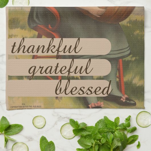 Dankbar, gesegnet | Mädchen mit Pumpkin Geschirrtuch (Gefaltet)