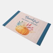 Dankbar, gesegnet mit Orange Pumpkin Fußmatte (Schrägansicht)