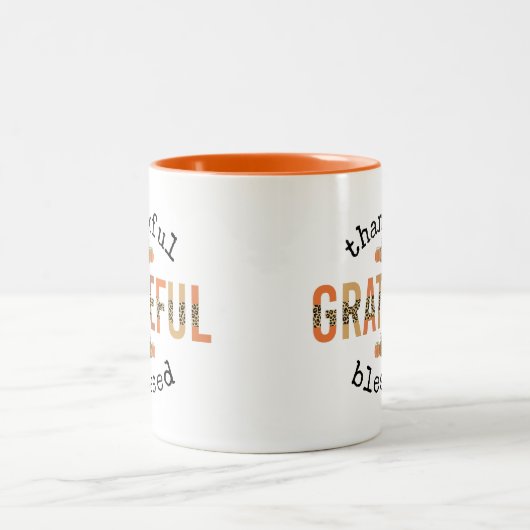 Dankbar, gesegnet Niedlich Fall Erntedank Zweifarbige Tasse (Mittel)
