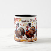 Dankbar Glückwunsch zum Erntedankfest Zweifarbige Tasse (Mittel)