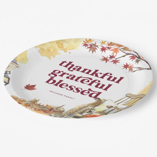 Dankbar | Monogramm für den Erntedank Herbst Pappteller (Schrägansicht)