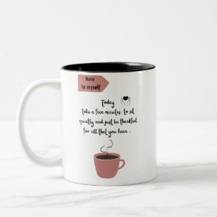 dankbare Bekräftigungen und Dankesziffern Zweifarbige Tasse