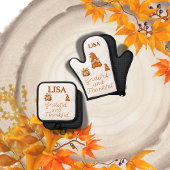 Dankbare und dankbare Bezeichnung Monogram | Ofenhandschuh & Topflappen-Set