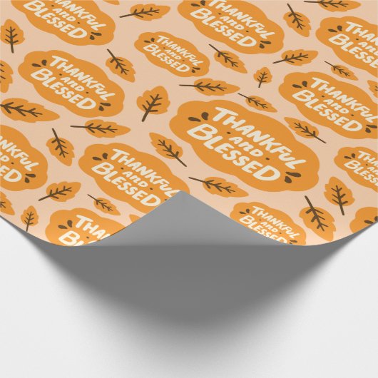 Dankbare und gesegnete Herbst Orange Blätter Nahtl Geschenkpapier (Ecke)