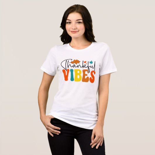 Dankbare Vibes Herbst Herbst Erntedank Tri-Blend Shirt (Vorderseite voll)