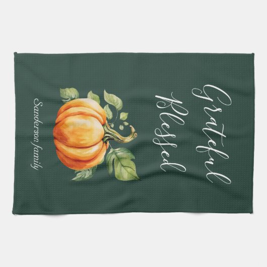 Dankbarer Pumpkin-Erntedank Personalisiert Green Geschirrtuch (Horizontal)