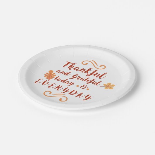 dankbarer und dankbarer Erntedank Pappteller (Schrägansicht)