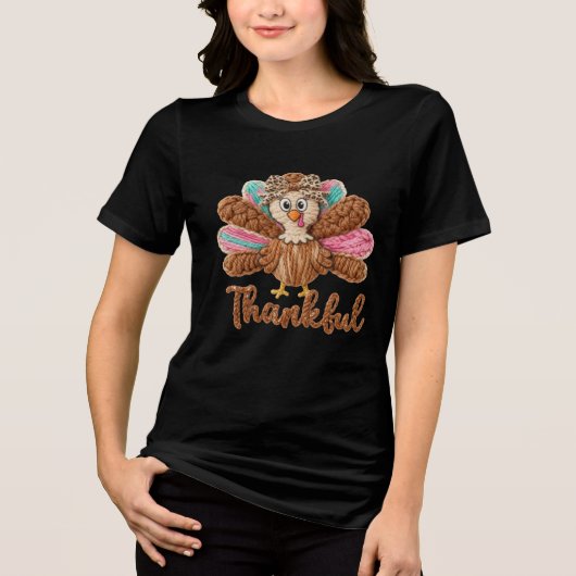 Dankbares Truthahn-Design – Latch Hook Garn Häkeln Tri-Blend Shirt (Vorderseite)