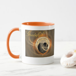 Dankbares und dankbares Text Fraktal Herzdesign Tasse