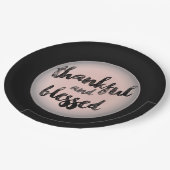 Dankbares und gesegnetes Design Pappteller (Schrägansicht)