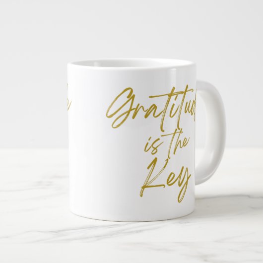Dankbarkeit ist die Key 20 oz Jumbo Tasse (Vorderseite Rechts)