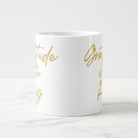 Dankbarkeit ist die Key 20 oz Jumbo Tasse (Vorderseite)