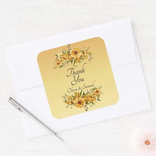 Danke Bride, Groom Names Golden Yellow Flowers Quadratischer Aufkleber (Umschlag)