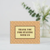 Danke, dass du mit uns Light Brown Pattern Bleibe Postkarte (Stehend Vorderseite)