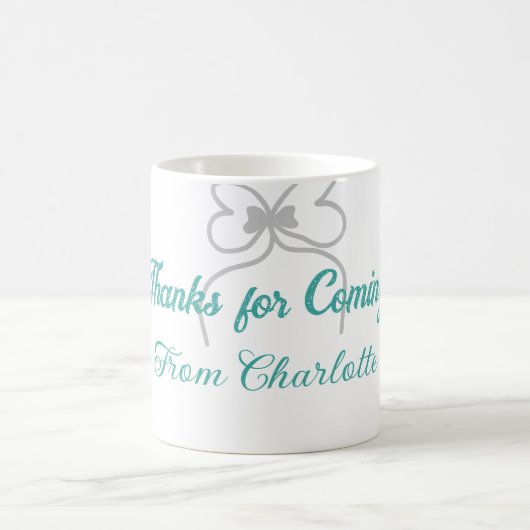 Danke fürs Kommen Name des Textes graue Schleife Kaffeetasse (Mittel)